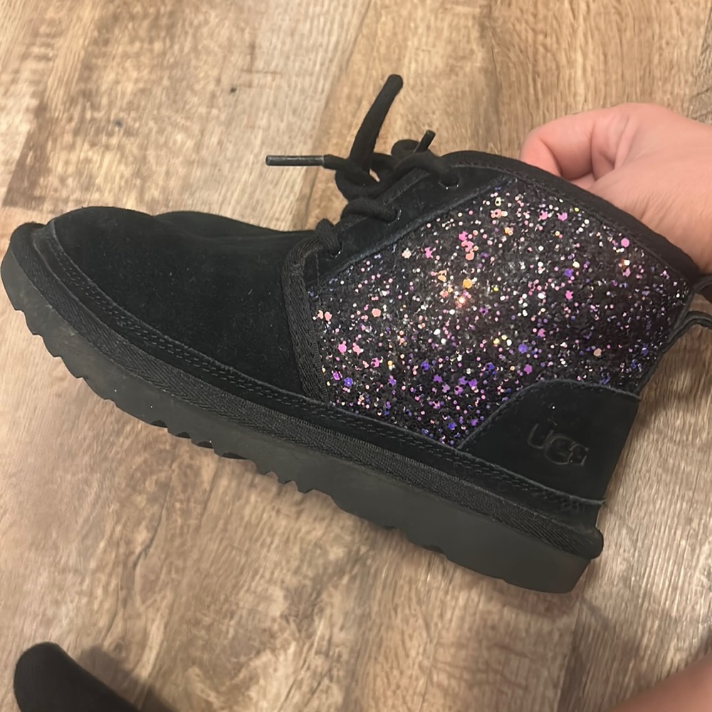 Girls UGG Nuemel boots